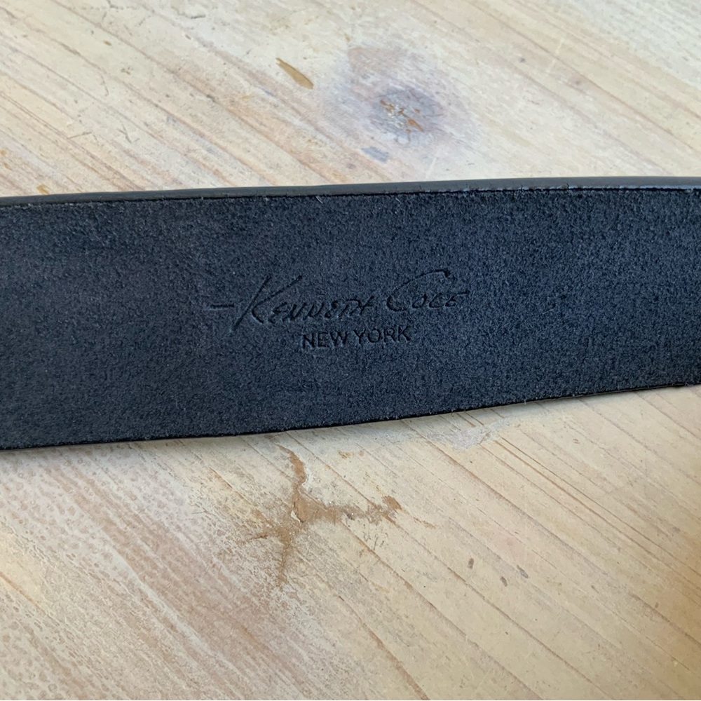 Kenneth Cole, New York,  Genuine Leather Belt, Sz 34 - Picture 2 of 4